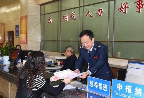 3、陈志平局长热心服务