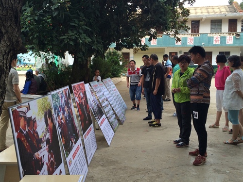 市委统战部在职党员进社区开展文化、科技、法律宣传，邀请市博物到回回营社区举办流动博物馆展览1