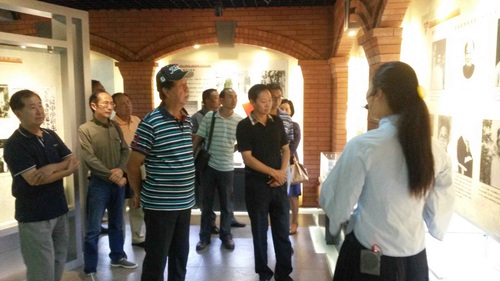 （旅发委）参观“一二•一”运动纪念馆