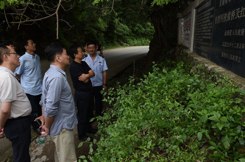 市国税——参观铁索桥纪念碑