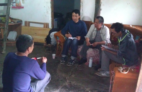 到刘家村进行走访对接工作