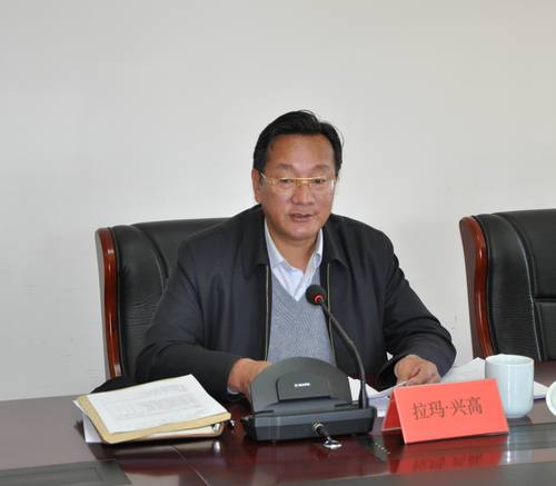 市委政法委召开班子民主生活会 (1)