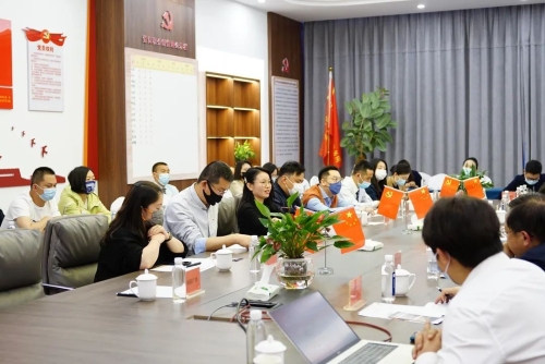 图3.会议讨论党建联盟工作